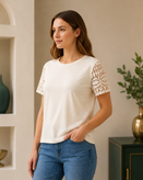 تیشرت زنانه کرم ESMARA با آستین گیپور ظریف و یقه گرد