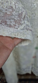 نمای نزدیک پارچه دانتل گلدار پولکدوزی شومیز مجلسی زنانه